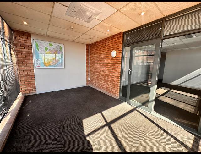 263M² OFFICE TO LET IN PARKTOWN